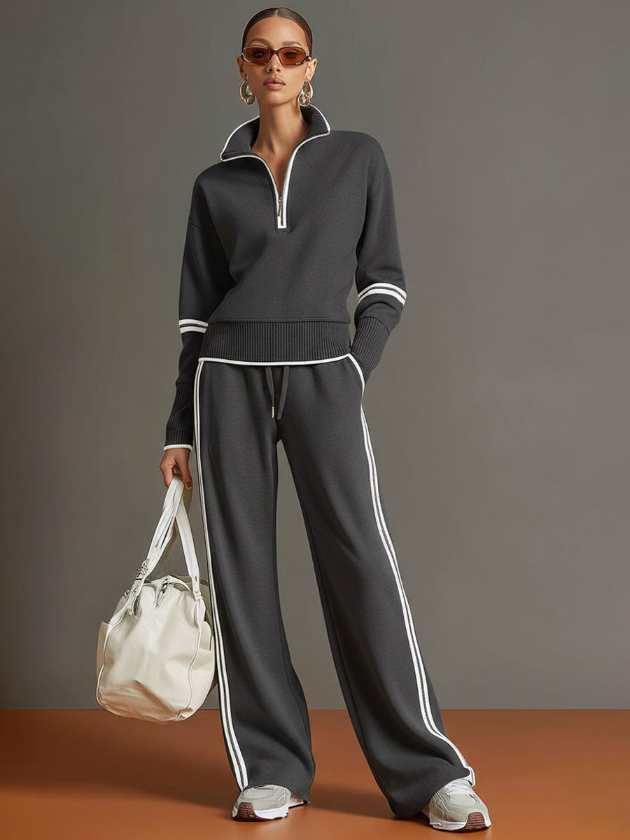 Carla - Retro Sportski Set sa Remenom u Sivo-beloj Boji sa Polu-zatvaračem i Širim Pantalonama