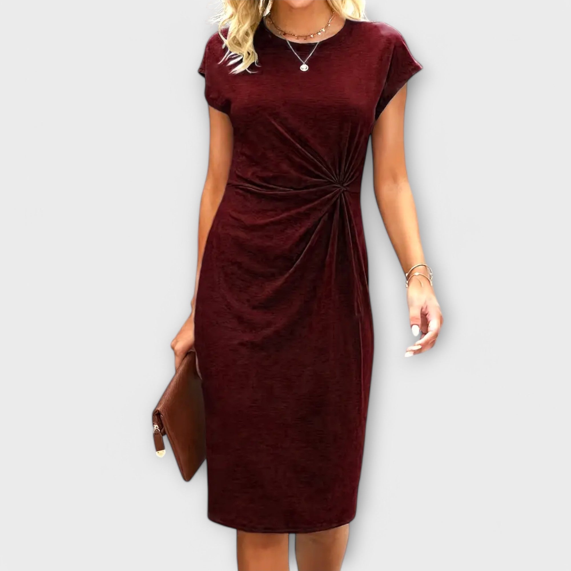 Klára - Elegantna Prilagođena Haljina za Žene